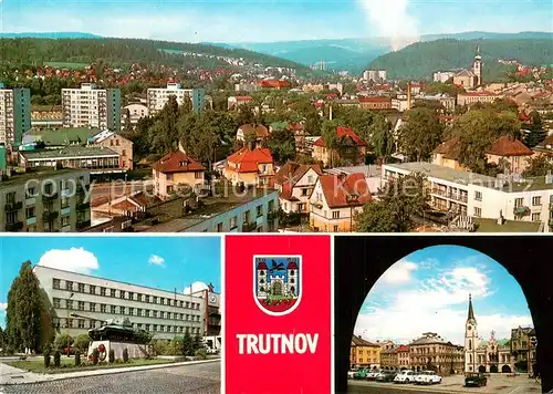 AK / Ansichtskarte Trutnov Panorama Pamatnik osvobozeni s budovou Namesti Klementa Gottwalda s radnici do nynejsiho slohu pseudogotickeho upravena Trutnov