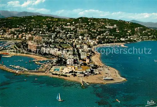 AK / Ansichtskarte Cannes_06 Au centre le Palm Beach La Croisette Le boul Eugene Gazagnaire et port du Mouret Rouge Vue aerienne 