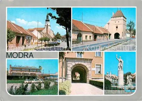 AK / Ansichtskarte Modra_Slovakia Stadtzentrum mit Kirche Stadttor Denkmal 