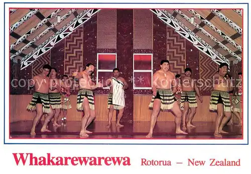 AK / Ansichtskarte Rotorua_NZ Whakarewarewa Maori Warriors in Traditional Challenging Stance 