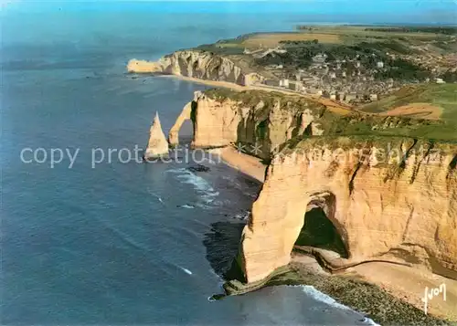 AK / Ansichtskarte Les_Falaises_d_Etretat La Manneporte lAiguille la Port dAval et au fond la porte dAmont Vue aerienne 