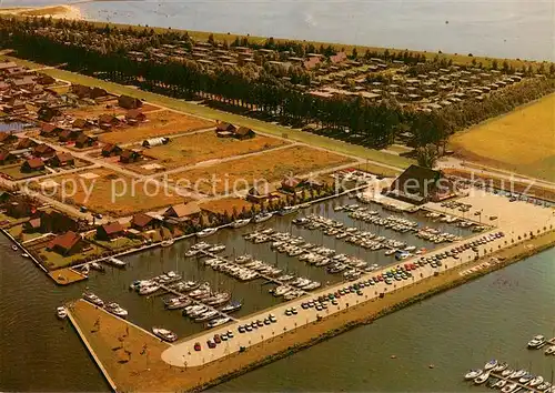 AK / Ansichtskarte Iselmar_Lemmer_NL Jachthaven en Bungalowpark Fliegeraufnahme  