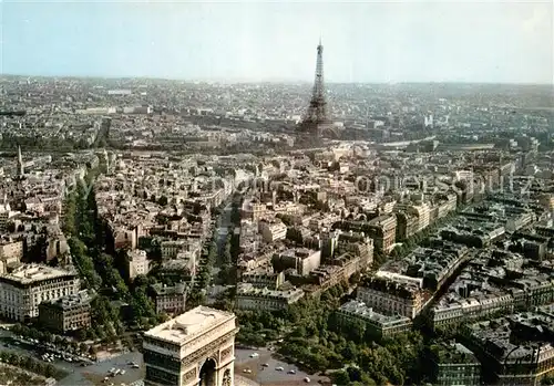 AK / Ansichtskarte Paris_75 Arc de Triomphe et la Tour Eiffel vue aerienne 