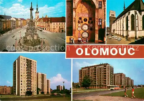 AK / Ansichtskarte Olomouc_Olmuetz_CZ Na namestiMiru stoji radnice gotickeho puvodu a monumentalni vysoky barokni sloup Mesto se rozrusta o nova sidliste 