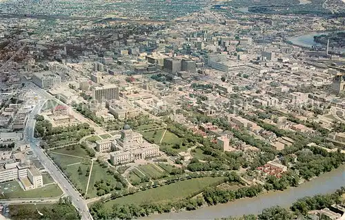 AK / Ansichtskarte Winnipeg Aerial view with the impressive Legilsative Building in the foregrund Winnipeg
