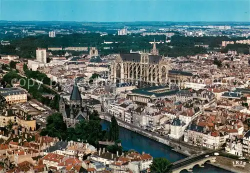 AK / Ansichtskarte Metz_Moselle Vue aerienne sur la Moselle le Centre Ville et la Cathedrale St Etienne Metz_Moselle