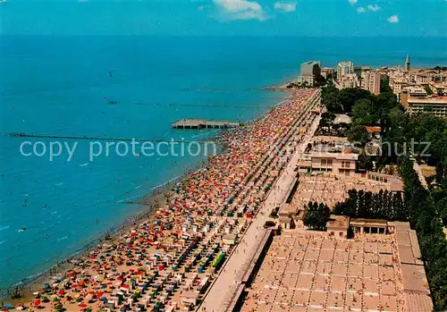 AK / Ansichtskarte Grado_Gorizia Veduta aerea della spiaggia e sabbiatore Grado Gorizia
