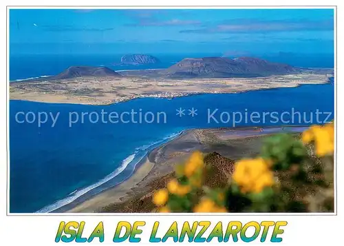 AK / Ansichtskarte Lanzarote_Kanarische Inseln_ES La playa isla de la Graciosa y Alegranza Veduta aerea 