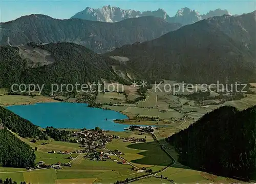 AK / Ansichtskarte Walchsee_Tirol Alpenseebad mit Campingplatz und Wildem Kaiser Fliegeraufnahme Walchsee Tirol