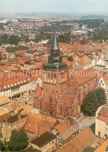 AK / Ansichtskarte Guestrow_Mecklenburg_Vorpommern Stadt und Pfarrkirche St Marien Fliegeraufnahme Guestrow_Mecklenburg