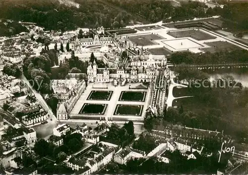 AK / Ansichtskarte Fontainebleau_77_Seine_et_Marne Le Chateau et la Cour des Adieux Vue aerienne 