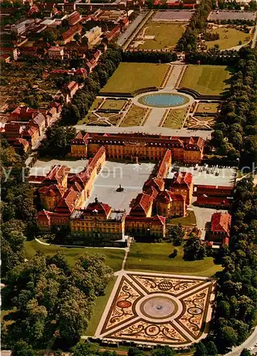 AK / Ansichtskarte Ludwigsburg__Wuerttemberg Schloss Ludwigsburg mit Gartenschau Bluehendes Barock Fliegeraufnahme 