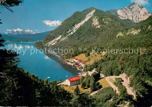 AK / Ansichtskarte Urfeld_Walchensee mit Kesselbergpassstrasse Wettersteingebirge und Herzogstand Urfeld Walchensee