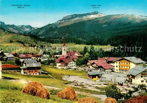 AK / Ansichtskarte Riezlern_Kleinwalsertal_Vorarlberg Panorama mit Ochsenhofer Spitzen und Hoher Ifen Riezlern_Kleinwalsertal