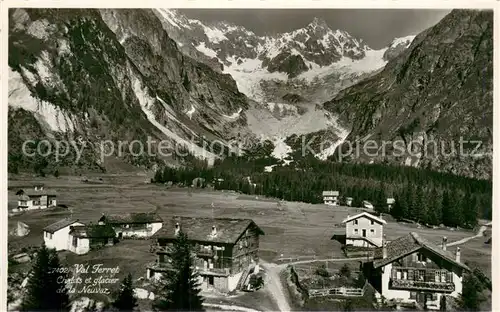 AK / Ansichtskarte Val_Ferret_VS Chalets et glacier de la Neuvaz 