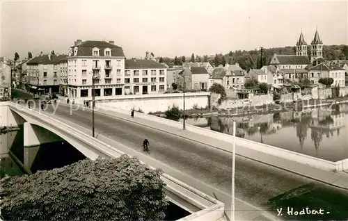 AK / Ansichtskarte Melun_77 Pont du General Leclerc Rue Saint Etienne Eglise Notre Dame dans l Ile 