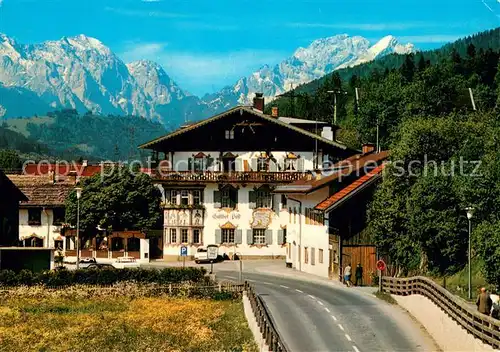 AK / Ansichtskarte Wallgau Hotel Gasthof Post mit Wettersteinwand und Hochblassen Wallgau