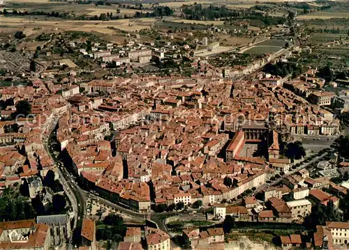 AK / Ansichtskarte Issoire Vue generale aerienne Issoire