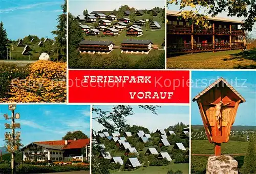 AK / Ansichtskarte Siegsdorf_Oberbayern Ferienpark Vorauf Bungalowdorf Maibaum Wegekreuz Siegsdorf Oberbayern