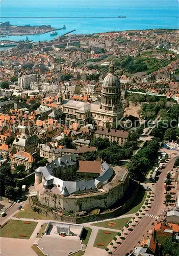 AK / Ansichtskarte Boulogne sur Mer_62 Vue generale aerienne La Basilique Notre Dame le Chateau transforme en Musee et les Tennis 