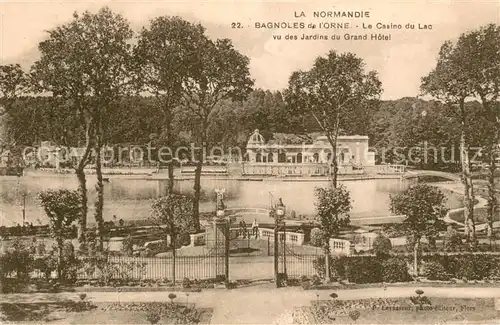 AK / Ansichtskarte Bagnoles de l_Orne Casino du Lac vu des jardins du Grand Hotel Bagnoles de l_Orne