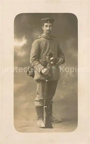 AK / Ansichtskarte Fulda Soldat mit Gewehr und einer Rose im Lauf Fulda