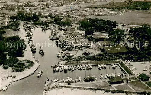 AK / Ansichtskarte Niendorf__Ostseebad_Timmendorferstrand Fliegeraufnahme 