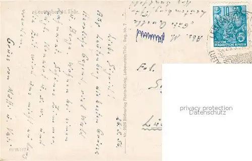 AK / Ansichtskarte Leutenberg_Thueringen Ortspartie mit Kirche und Brunnen Leutenberg Thueringen