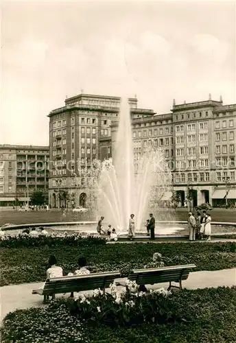 AK / Ansichtskarte Magdeburg Wilhelm Pieck Allee Brunnen Magdeburg