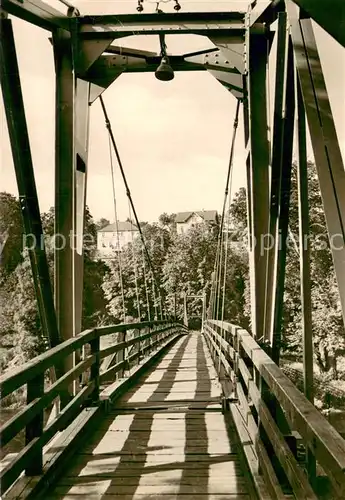 Rochsburg Haengebruecke mit Blick zum Muldenschloesschen Rochsburg