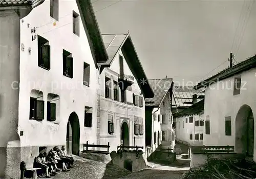 AK / Ansichtskarte Guarda_GR Dorfpartie 