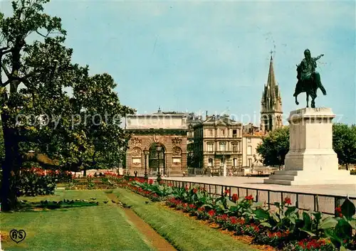 AK / Ansichtskarte Montpellier_Herault Jardin du Peyrou Statue de Louis XIV Arc de Triomphe Montpellier Herault
