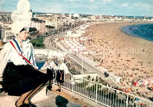 AK / Ansichtskarte Les_Sables d_Olonne_85 Sablaises devant la plage Costumes 