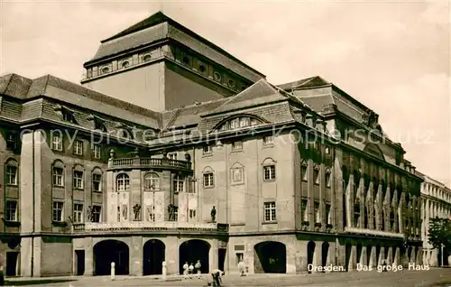 AK / Ansichtskarte Dresden Das grosse Haus Schauspielhaus Dresden