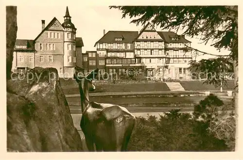 AK / Ansichtskarte Oberhof_Thueringen Ernst Thaelmann Haus Reh Skulptur Oberhof Thueringen