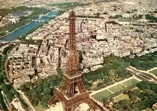 AK / Ansichtskarte Paris_75 Vue aerienne La Tour Eiffel Le Champ de Mars La Seine 