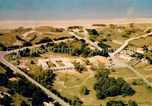 AK / Ansichtskarte Le_Bois Plage en Re Hotel les Gollandieres Fliegeraufnahme Le_Bois Plage en Re