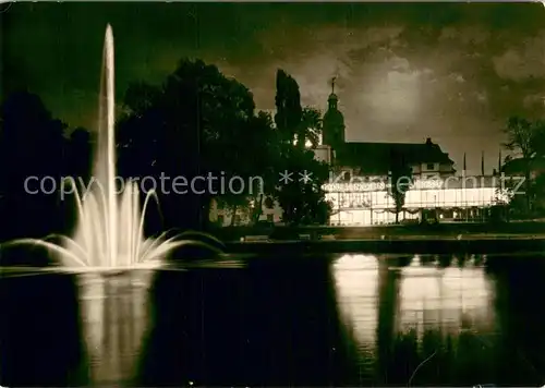 AK / Ansichtskarte Suhl_Thueringer_Wald Interhotel Thueringen Tourist bei Nacht mit Springbrunnen Suhl_Thueringer_Wald