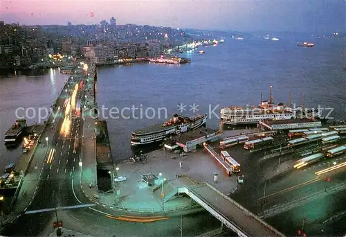 AK / Ansichtskarte Istanbul_Constantinopel Galata Koepruesuenuen bogaza dogru gece goeruenuemue  Istanbul_Constantinopel