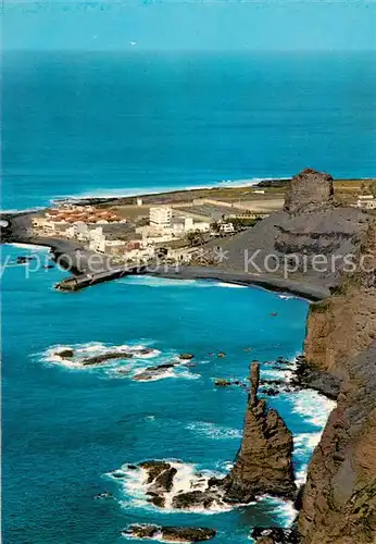 AK / Ansichtskarte Agaete Puerto de Las Nieves y el Dedo de Dios Fliegeraufnahme Agaete