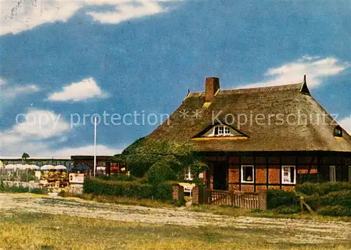 AK / Ansichtskarte Fehmarn Seeterrassen a. d. Promenade Reetdach Fehmarn
