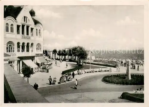 AK / Ansichtskarte Binz_Ruegen Strand mit Wendeplatz Binz_Ruegen