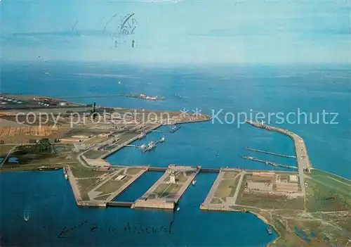 AK / Ansichtskarte Wilhelmshaven Fliegeraufnahme Einfahrt m. oelhafen Wilhelmshaven