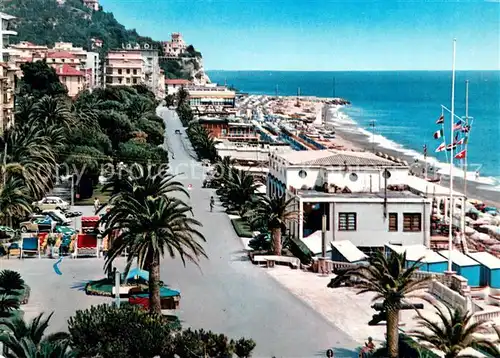 AK / Ansichtskarte Finale_Ligure_IT Promenade am Meer u. Strand 