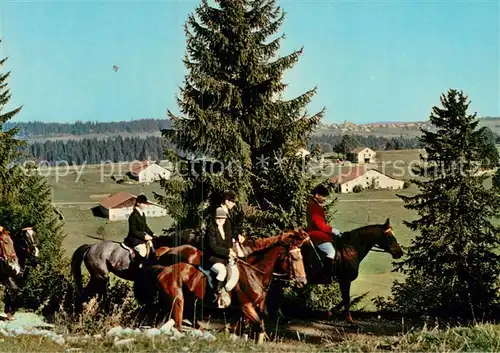 AK / Ansichtskarte Franches_Montagnes_NE Panorama Reitgruppe 