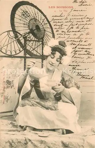 AK / Ansichtskarte Geisha Les Boissons Geisha