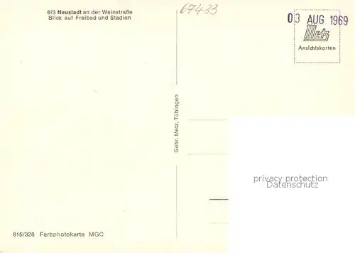 AK / Ansichtskarte Neustadt_Weinstrasse Blick auf Freibad und Stadion Neustadt_Weinstrasse