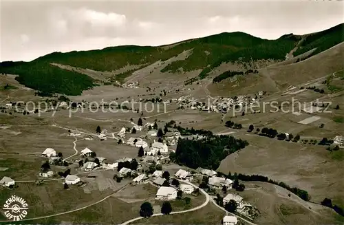AK / Ansichtskarte Bernau_Schwarzwald Fliegeraufnahme Gesamtansicht Bernau Schwarzwald
