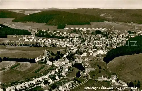 AK / Ansichtskarte Furtwangen Fliegeraufnahme Gesamtansicht Furtwangen
