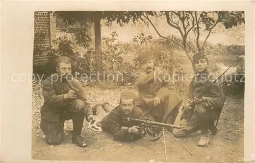 AK / Ansichtskarte Zouafques Pistolle  Zouafques